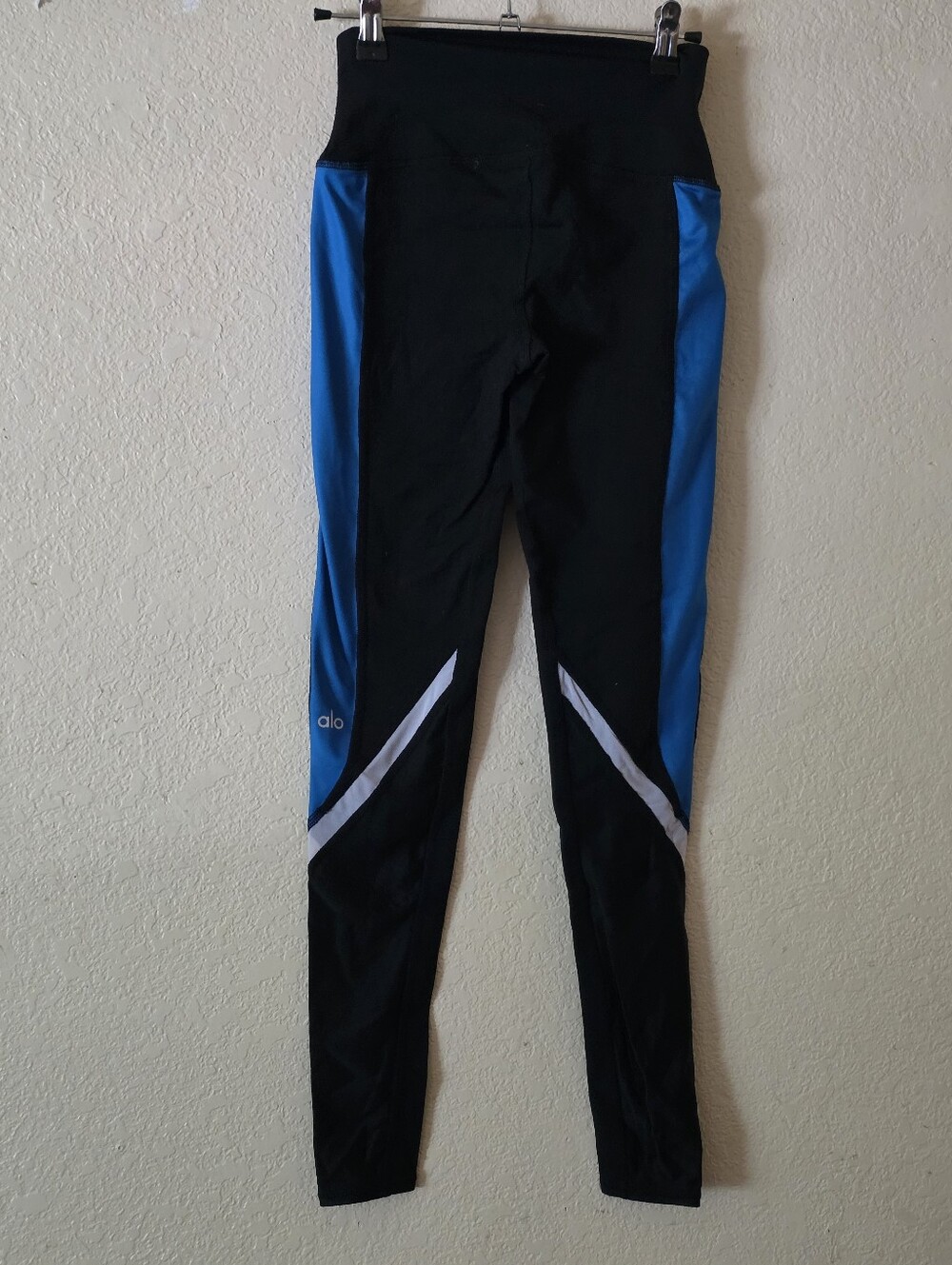 ALO Yoga  Black Leggings with Blue & White Side Panels Size XS